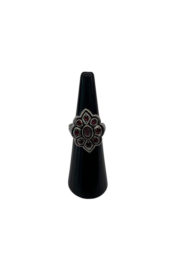 Gucci Silver & Red Jewel Floral Detail Ring. Size: Adjustable