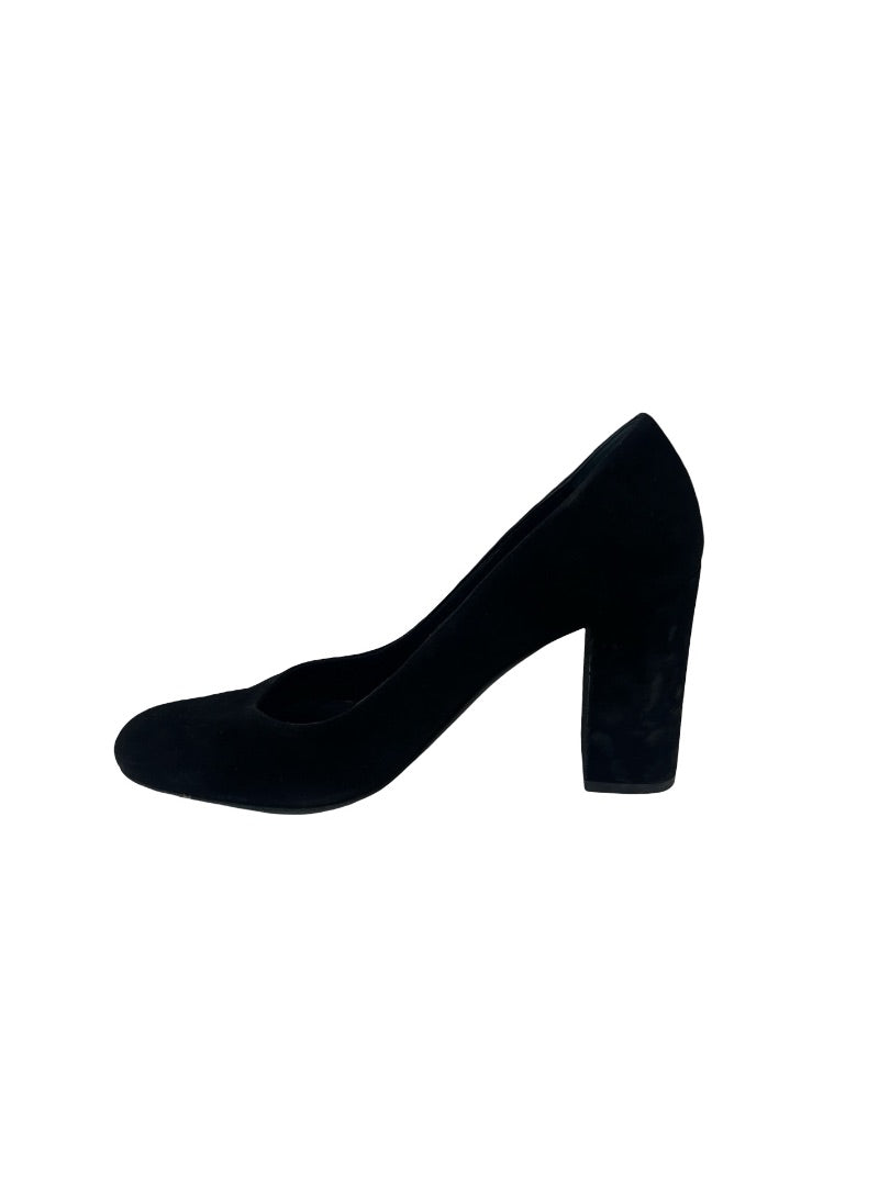 Saint Laurent Black Suede Block Heel. Size: 37