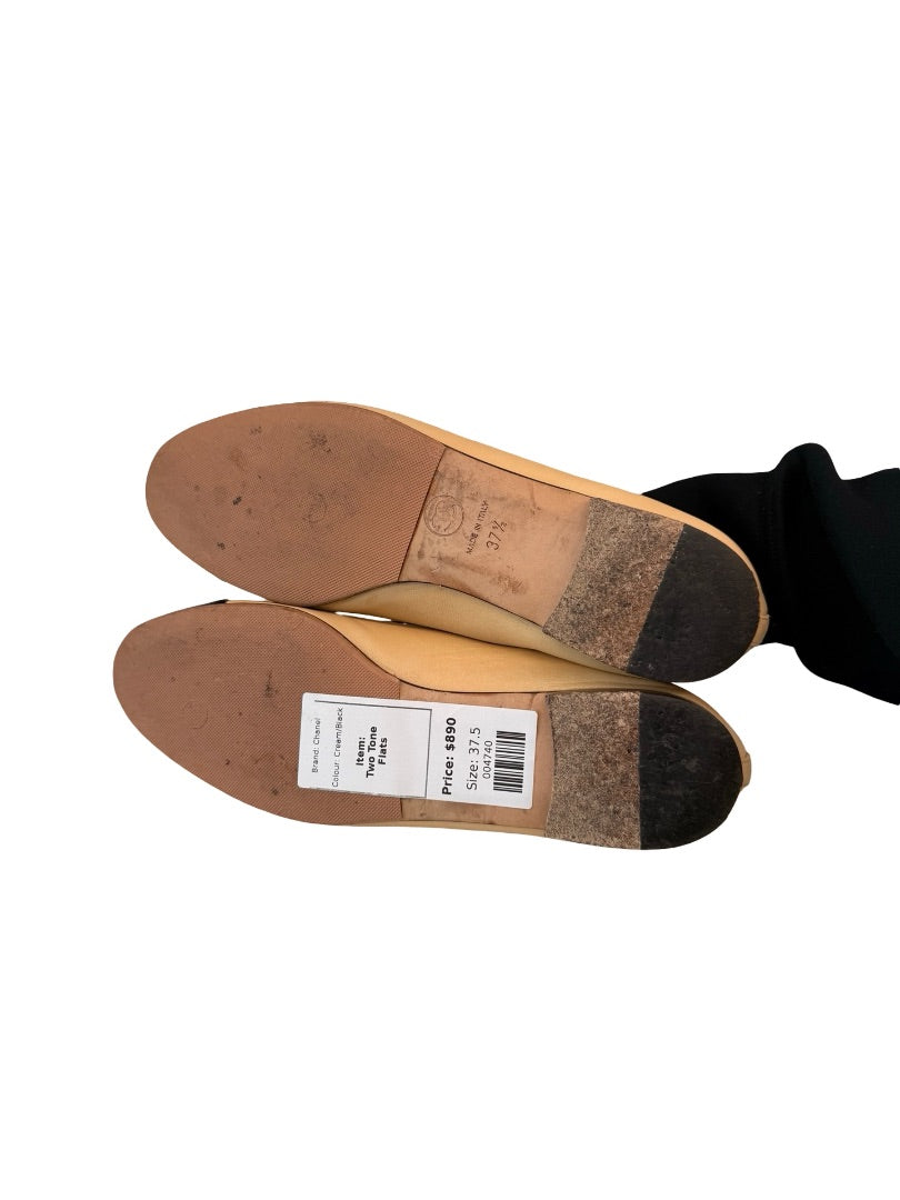 Chanel Cream/Black Two Tone Bow Flats. Size: 37.5