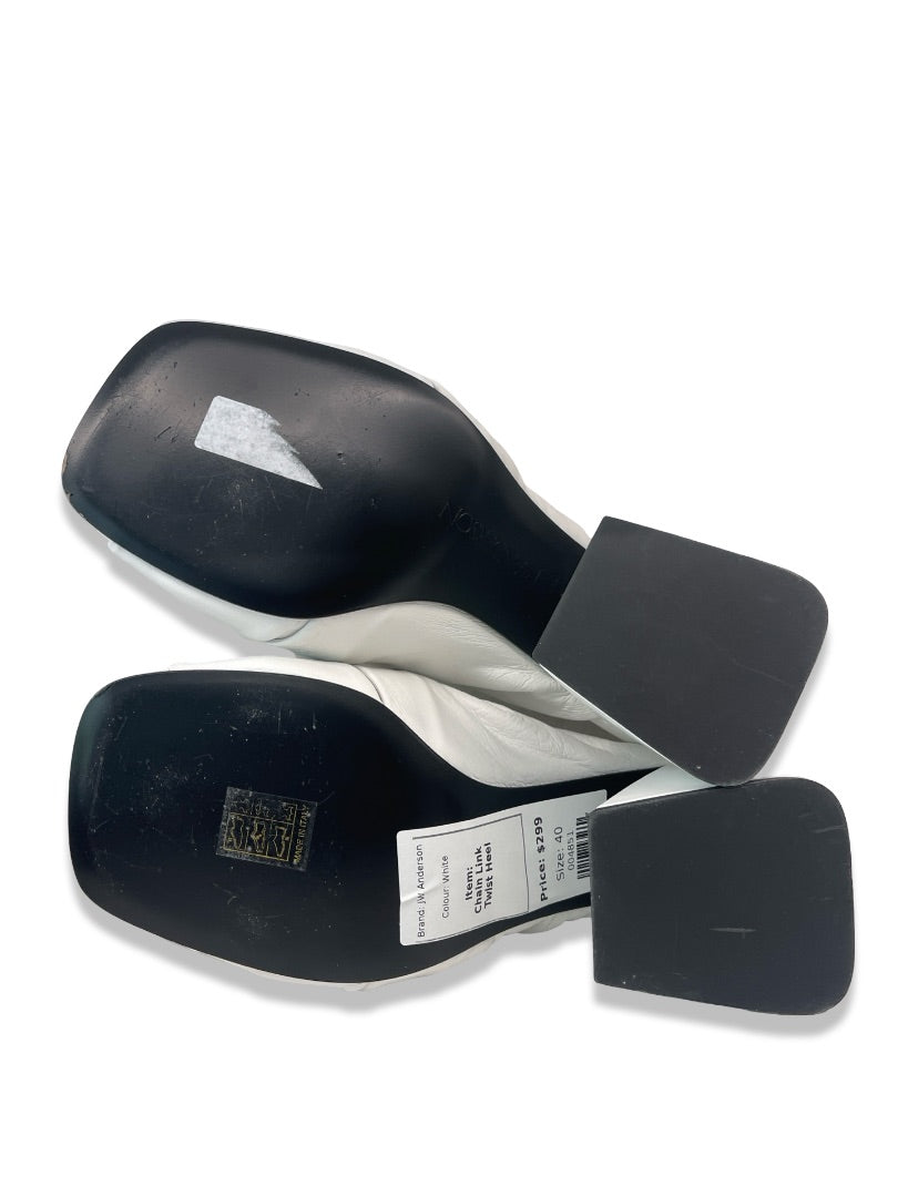 JW Anderson White Chain Link Twist Heel. Size: 40