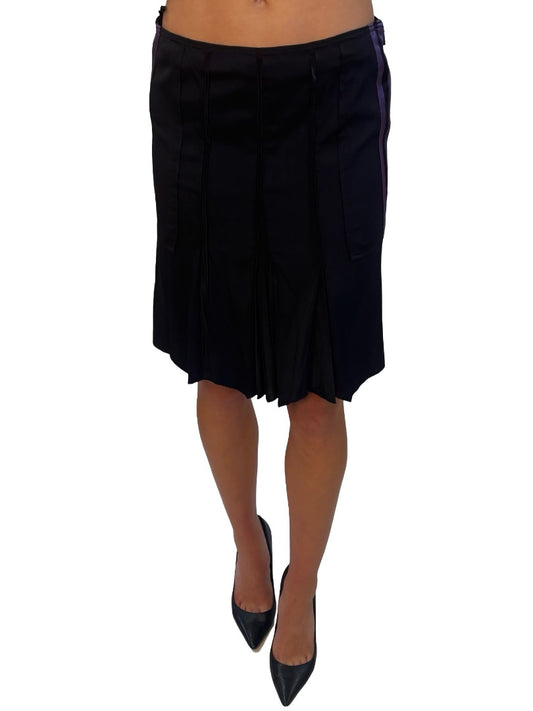 Gucci Black Silk Pleated Skirt w/ Purple Stripes. Size: 44