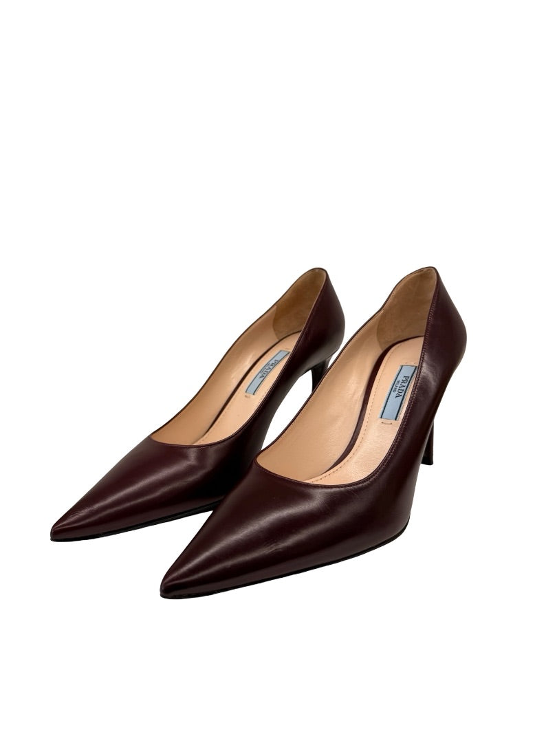 Prada Burgundy Leather Pointed Court Heels. Size: 36.5