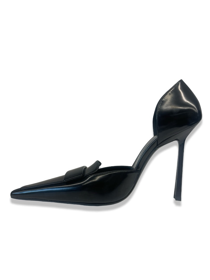 Saint Laurent Black D'Orsay Glossed Leather Pump. Size: 38