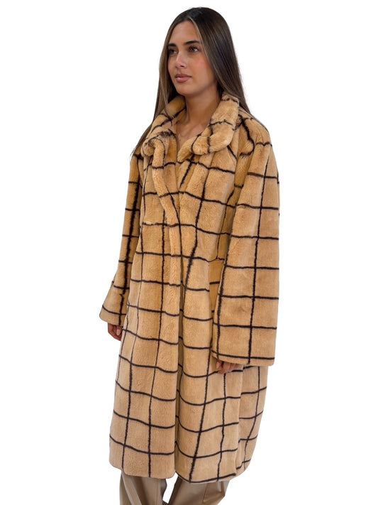 Baum Und Pferdgarten Camel Faux Fur Coat. Size: M