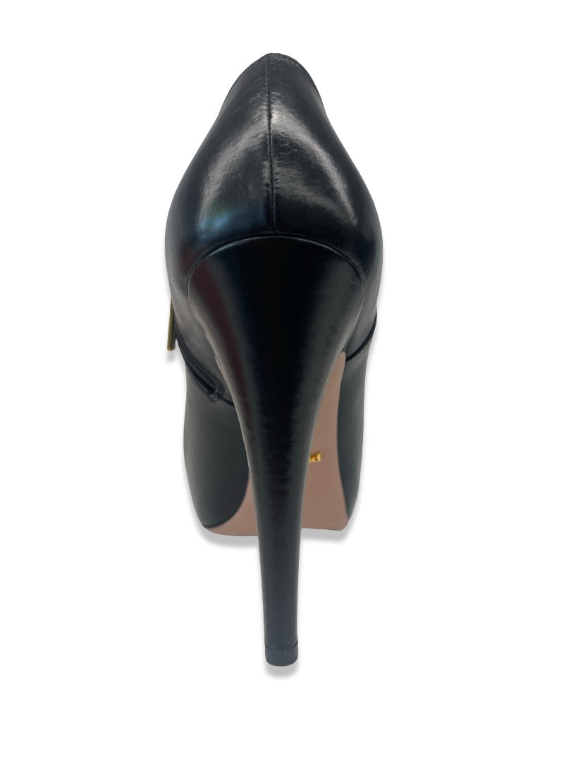 Prada Black Leather Bootie Heel. Size: 39