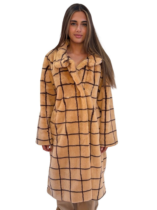 Baum Und Pferdgarten Camel Faux Fur Coat. Size: M
