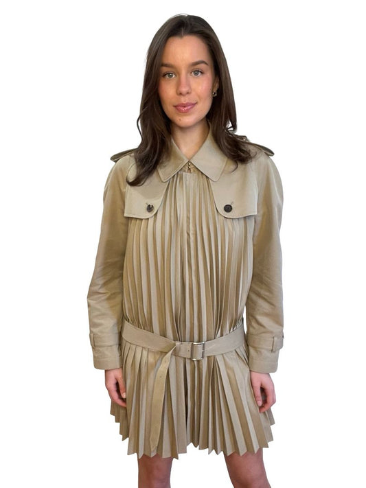 Junya Watanabe X Comme Des Garcon Beige Pleated Short Coat. Size: M