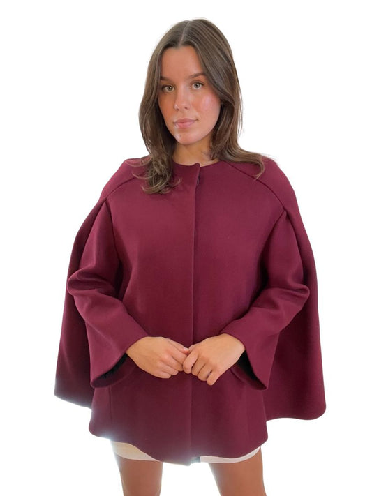 Gucci Burgundy 2013 Wool Buttoned Cape. Size: 42