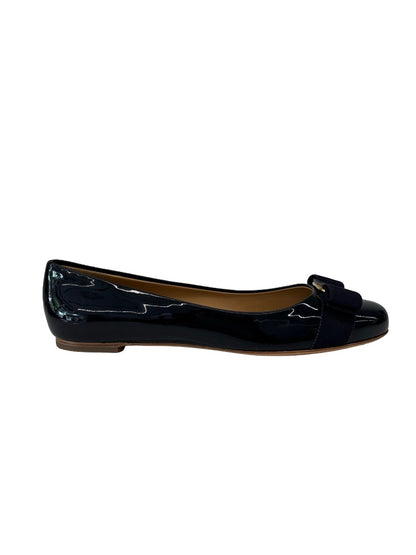 Salvatore Ferragamo Navy Varina Patent Leather Ballet Flat. Size: 7.5