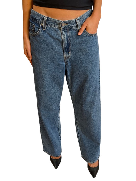 Levis Blue Wash Soft Baggy Dad Jeans. Size: 28