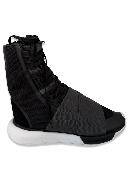 Y-3 Black 'Qasa Boot' Sneakers. Size: 6.5 M