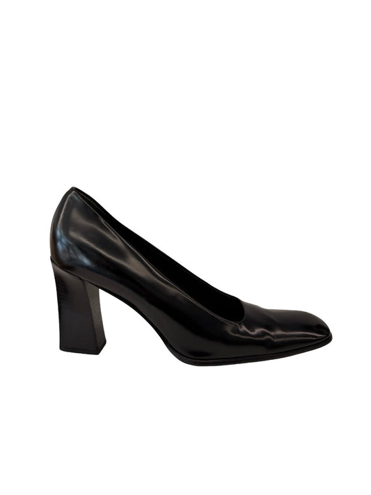 Prada Black Patent Block Heel. Size: 39.5