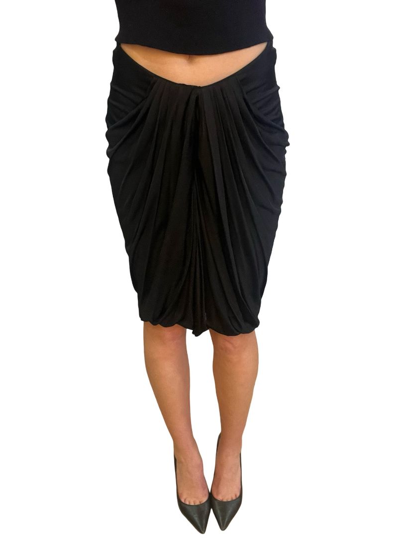 Versace Black Knee-Length Skirt. Size: 42