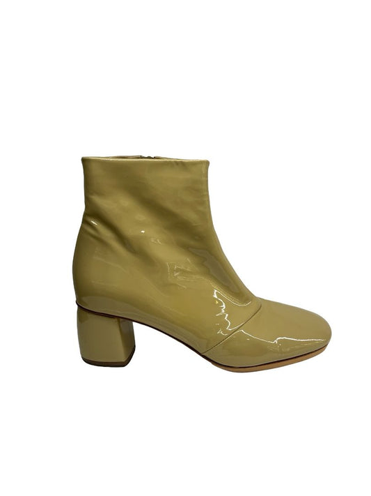 Forte_forte Ivory Patent Leather Ankle Boots. Size: 39