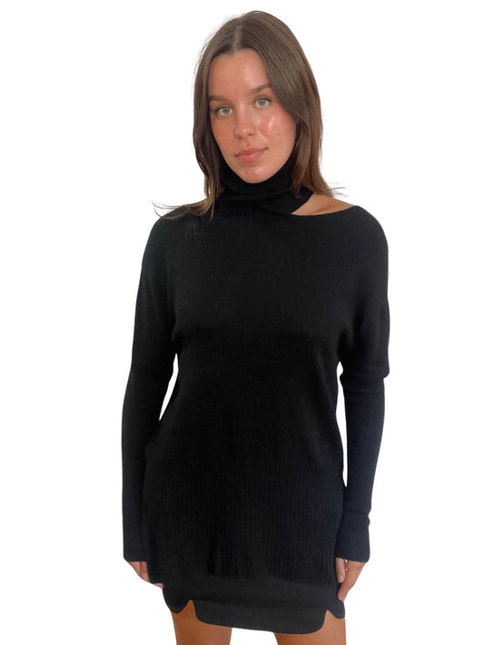 Viktoria & Woods Black Roll Long Sleeve Neck Sweater w Cutout. Size: 0