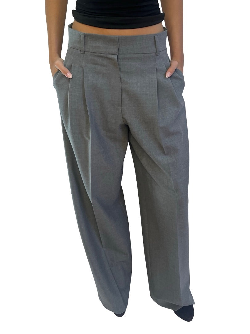 MaxMara Grey Pleated Pants. Size: 38