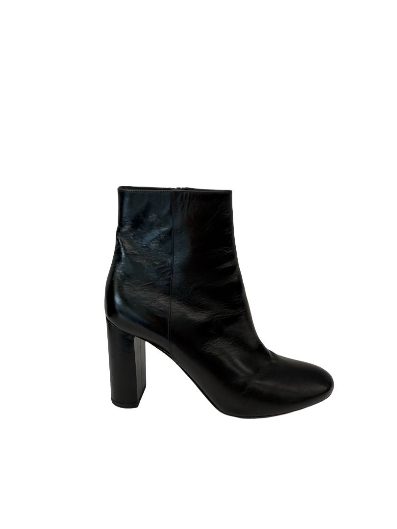Saint Laurent Black Block Heel Pointed Toe Ankle Boots. Size: 37