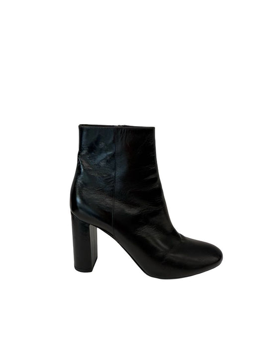 Saint Laurent Black Block Heel Pointed Toe Ankle Boots. Size: 37