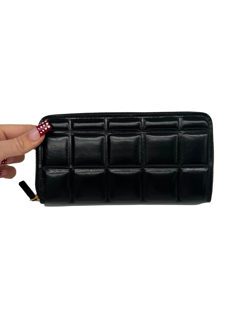 Bottega Veneta Black Zip Around Embossed Quilted Leather Wallet. Size: OS