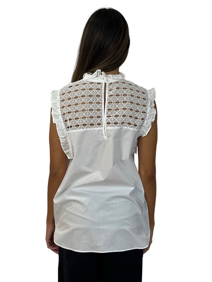 Scanlan Theodore White Sleeveless Lace Trim Top . Size: 8