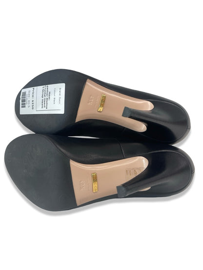 Gucci Black Leather Molina Crystal Heart T-Strap Heels. Size: 40.5