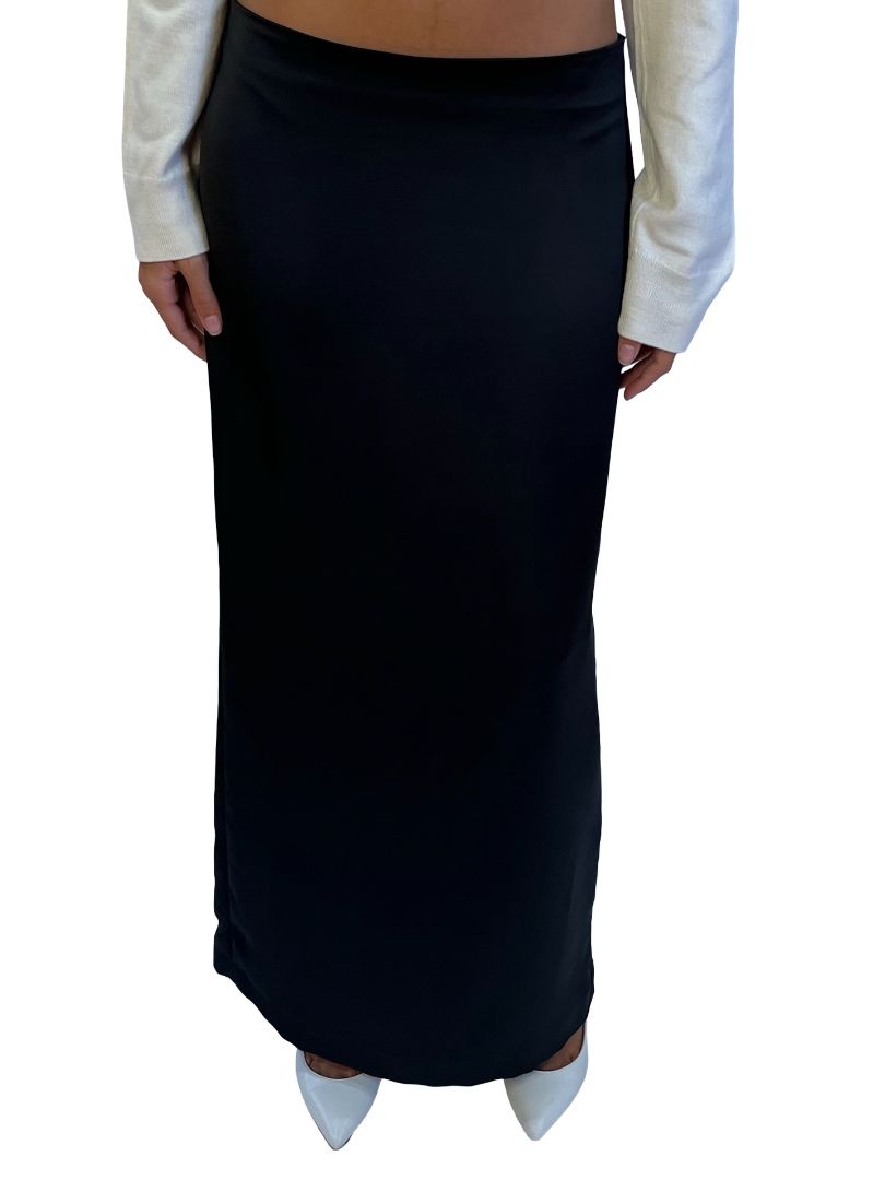 Henne Black Satin Skirt. Size: 8