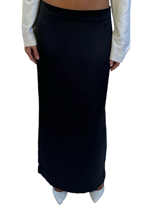 Henne Black Satin Skirt. Size: 8