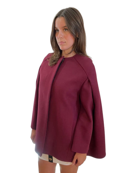 Gucci Burgundy 2013 Wool Buttoned Cape. Size: 42