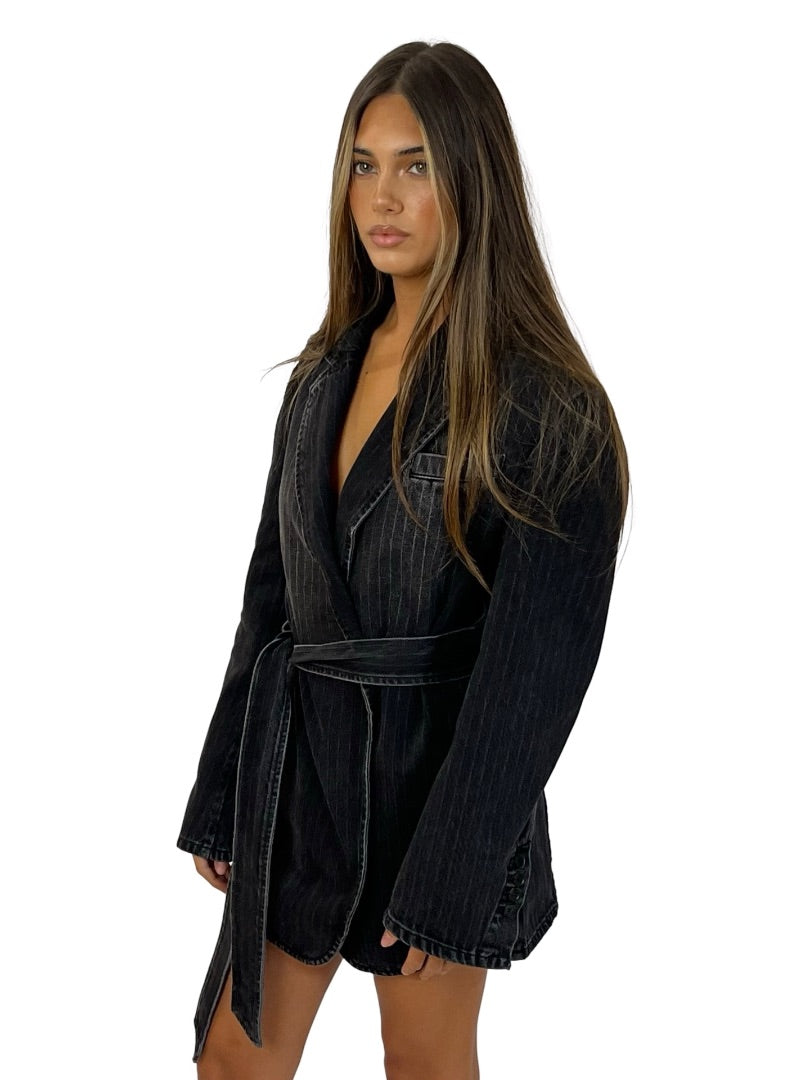 Camilla & Marc Soft Black Denim Pinstripe 'Ryland' Blazer W Belt. Size: 6