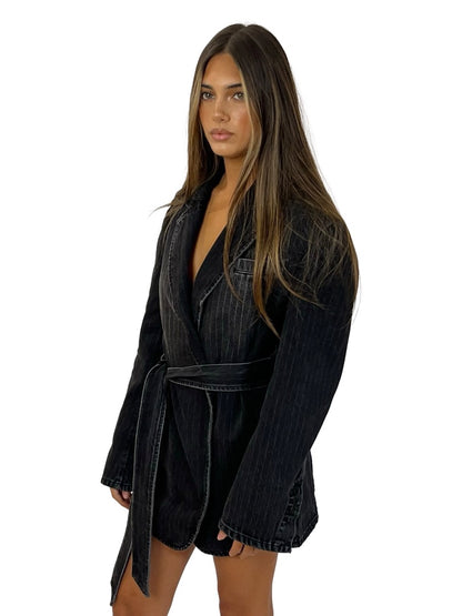 Camilla & Marc Soft Black Denim Pinstripe 'Ryland' Blazer W Belt. Size: 6