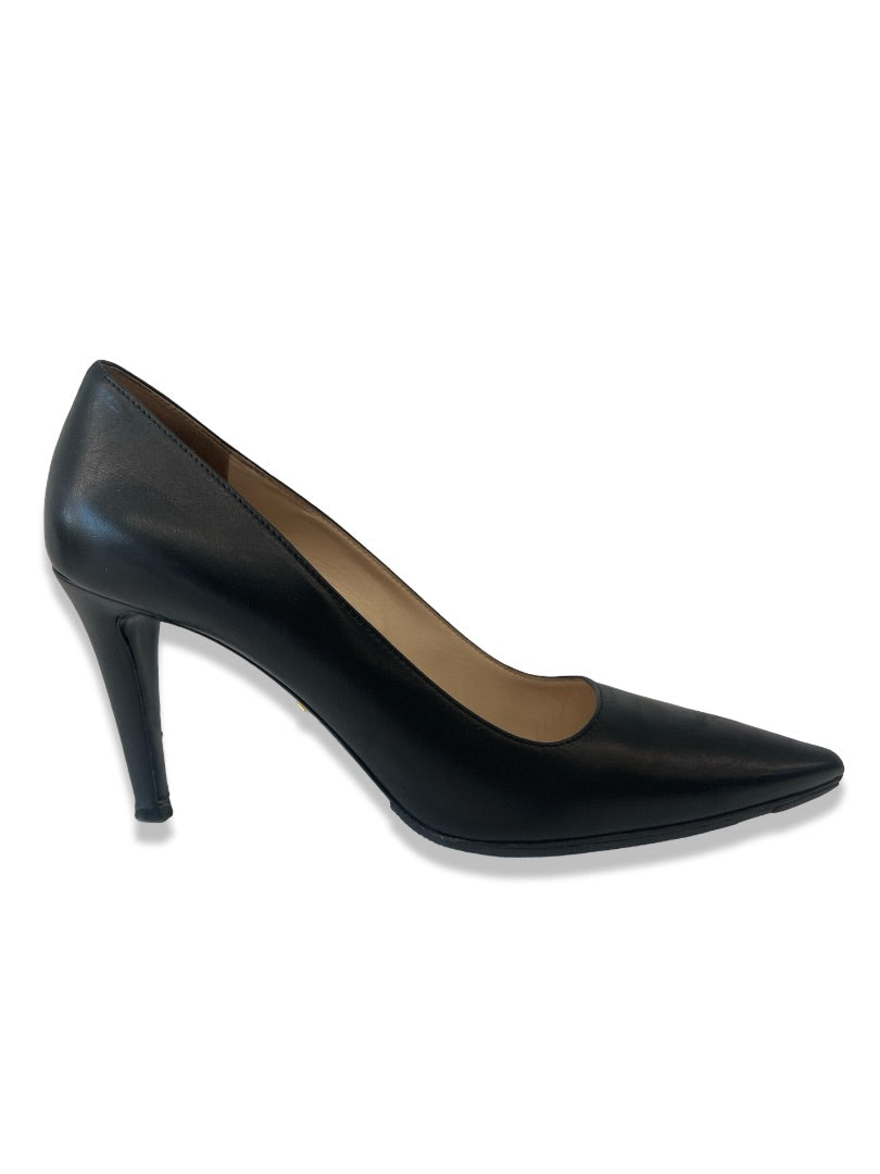 Prada Black Pointed Toe Leather Heel. Size: 39