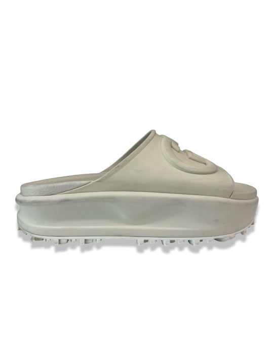 Gucci Cream Rubber Platform Slides. Size: 37