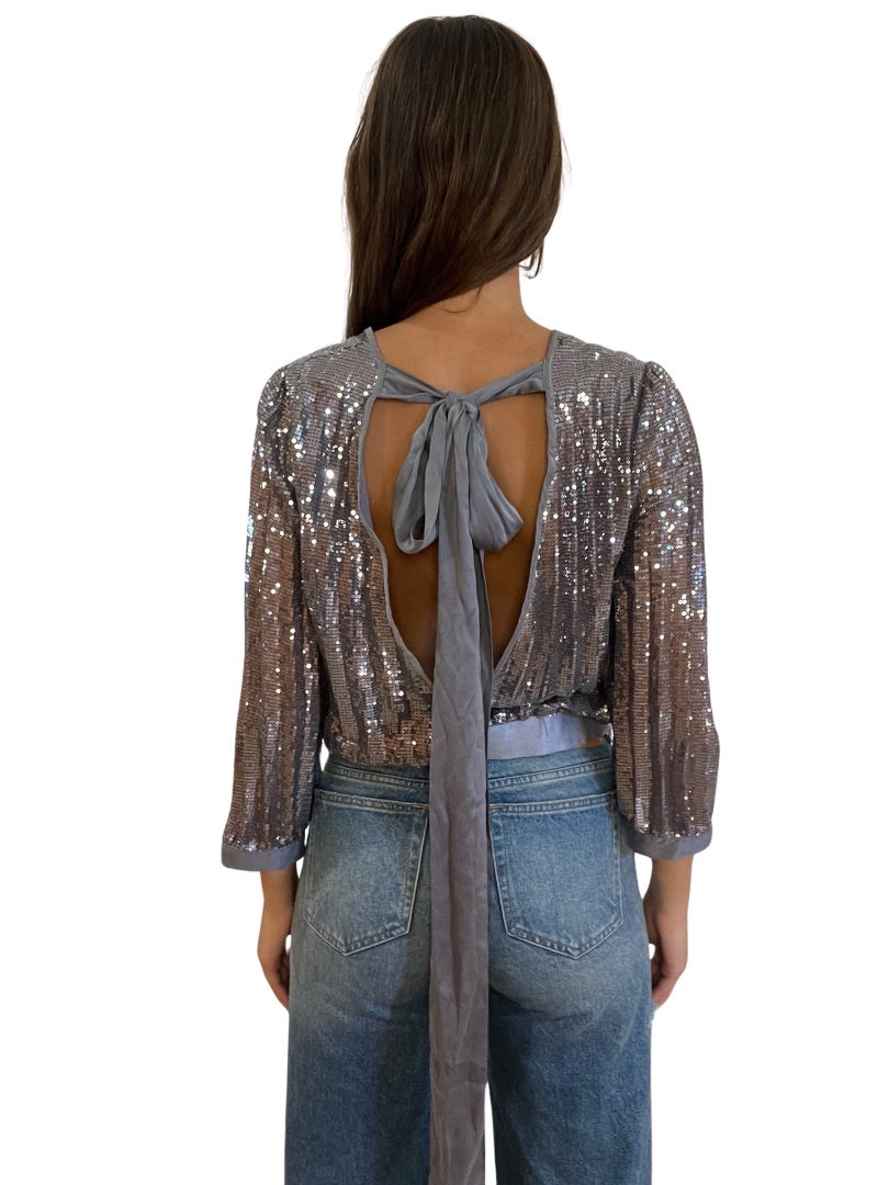 Flannel Silver/Grey Long Sleeve Pleated Sequin Top w Open Back and Tie. Size: 2