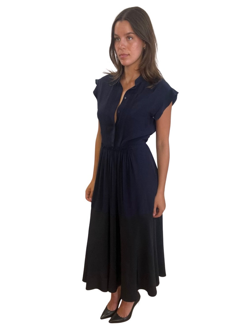 Chloe Navy Long Sleeveless Silk Dress. Size: 40