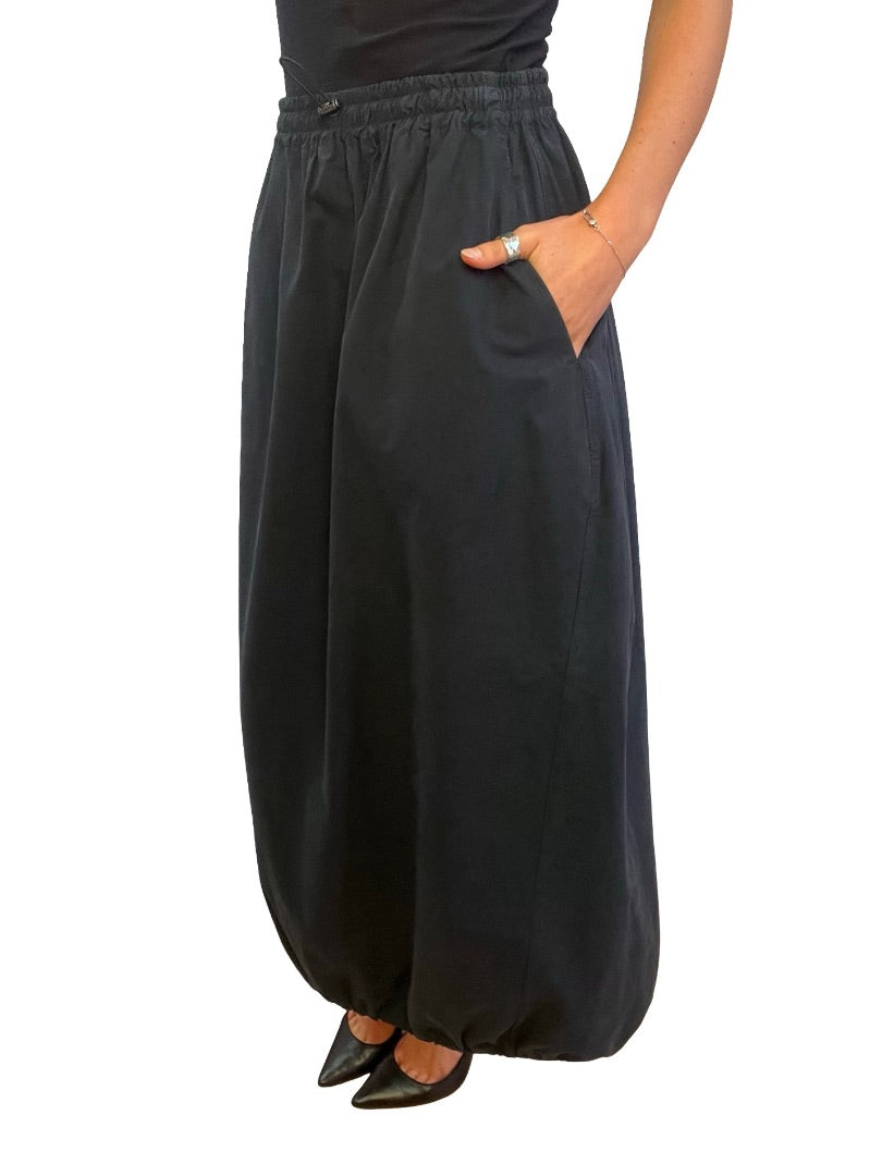Bassike Navy Toggle Tie Cargo Skirt. Size: 0