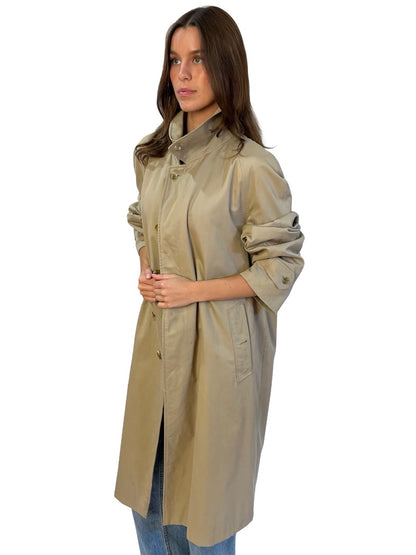 Burberry Light Khaki 54 Regular Trench Coat. Size: M