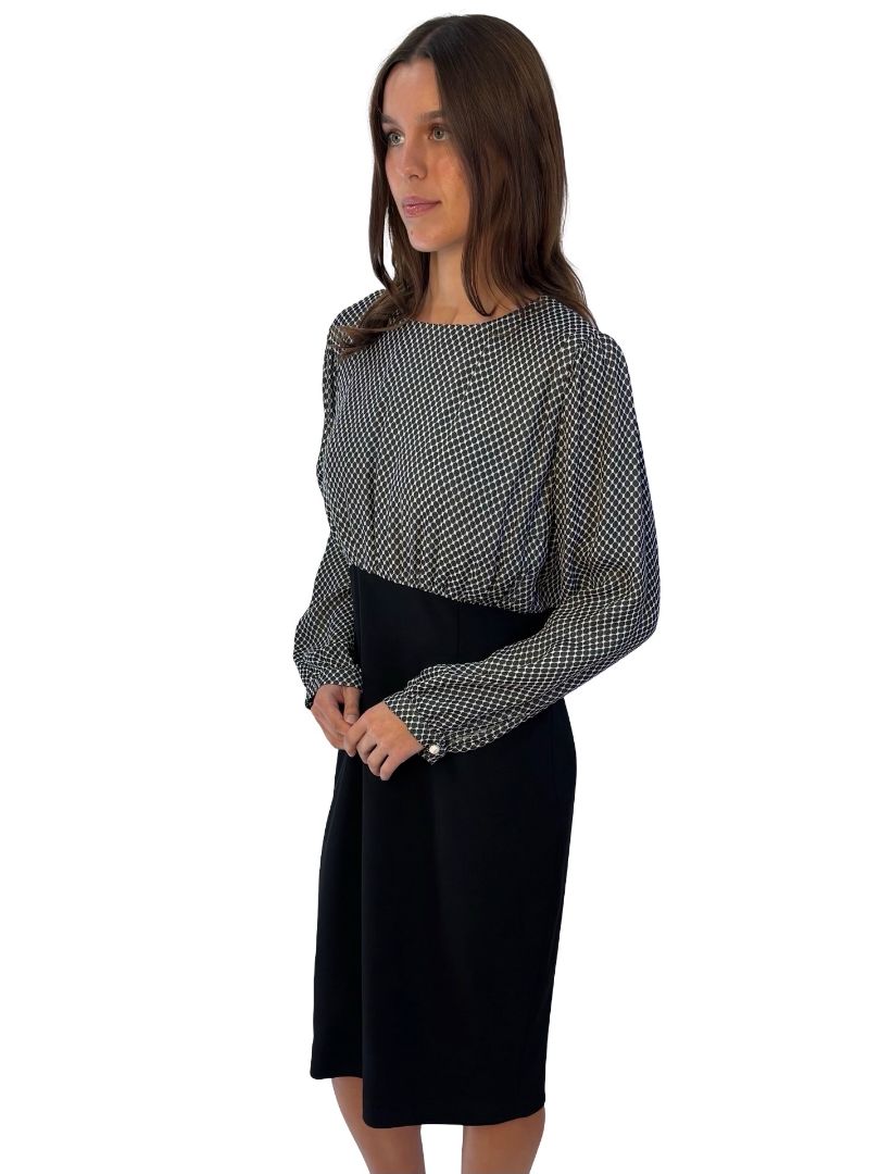 Cecily Black/White Half Patterned Scoop Neck Dress. Size: 16