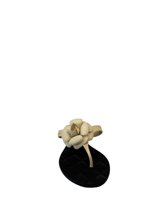 Chanel Black/Cream Jelly Camellia Flower Sandals. Size: 39