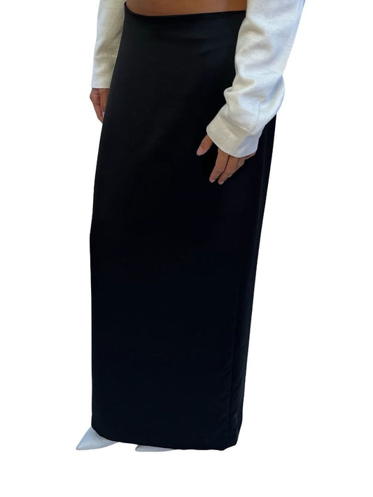 Henne Black Satin Skirt. Size: 8