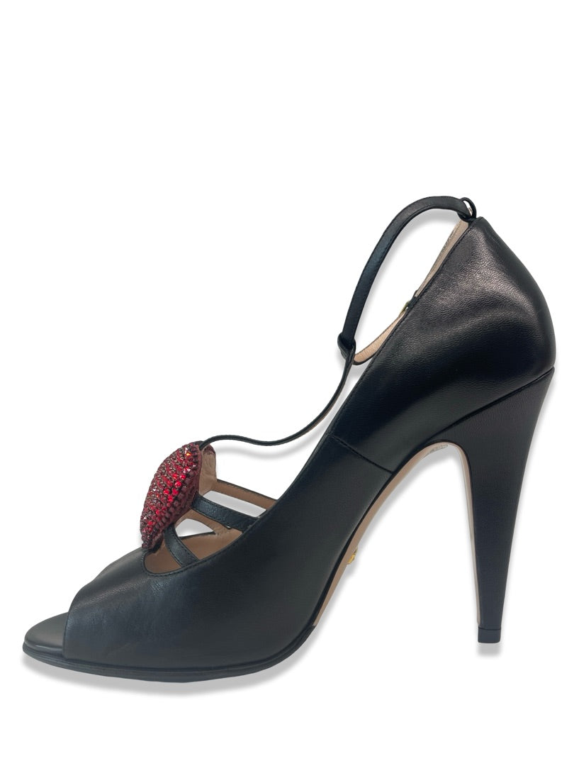 Gucci Black Leather Molina Crystal Heart T-Strap Heels. Size: 40.5