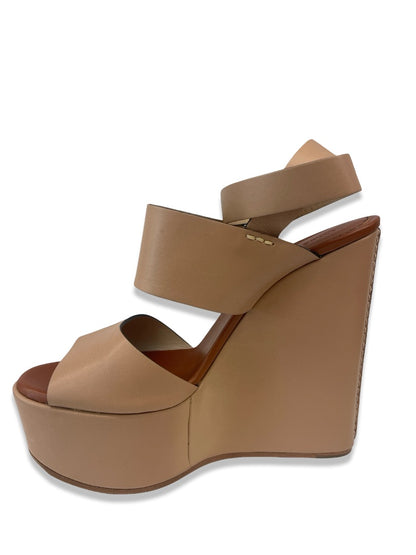 Chloe Taupe Leather Wedges. Size: 39