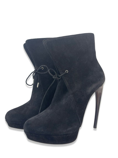 Givenchy Black Suede Boots with Curved Heel. Size: 37