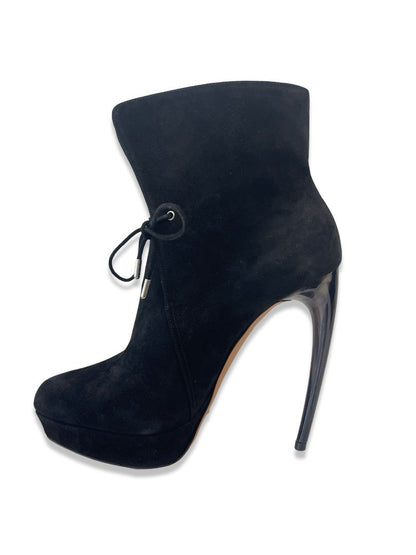 Givenchy Black Suede Boots with Curved Heel. Size: 37