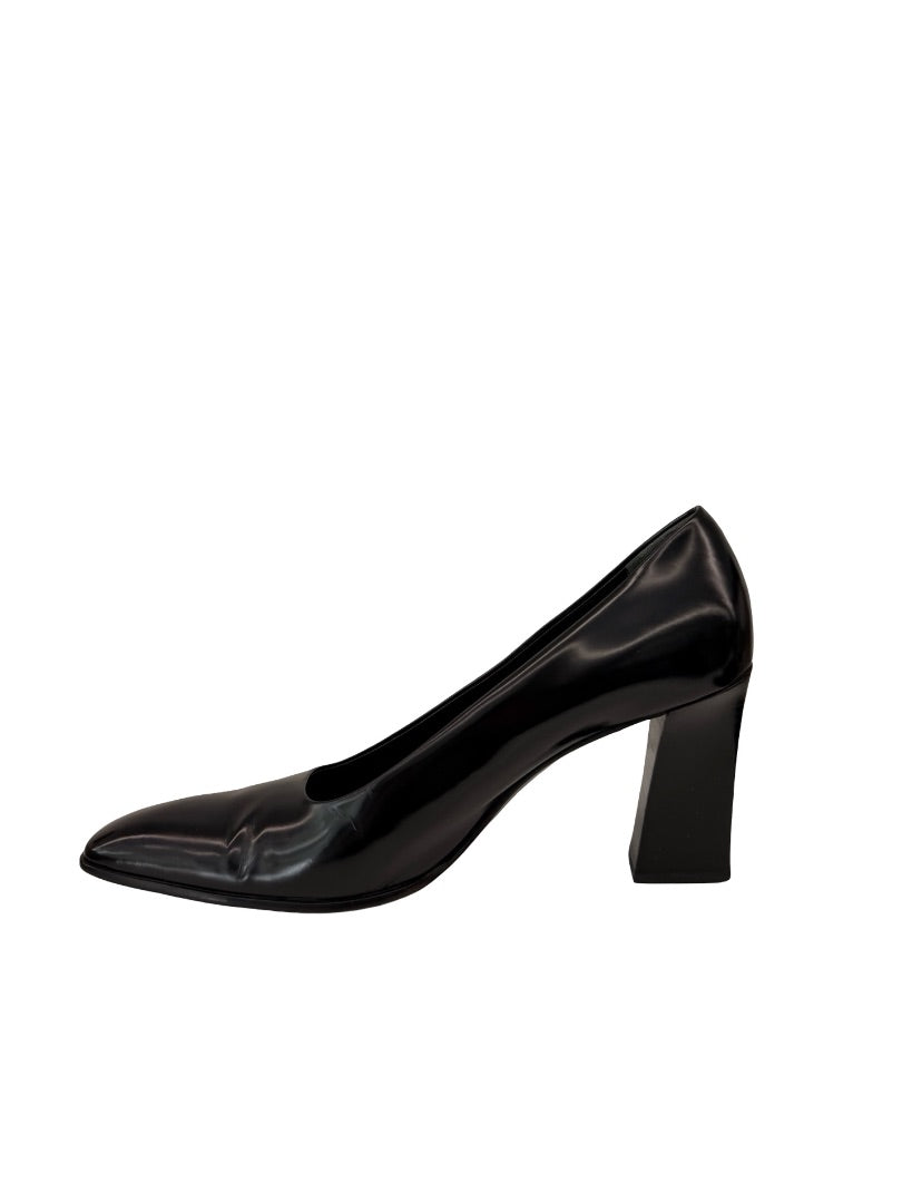 Prada Black Patent Block Heel. Size: 39.5