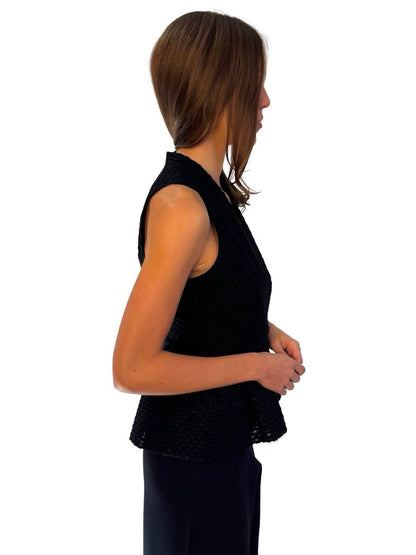 Scanlan Theodore Navy Textured Peplum Vest. Size: 10