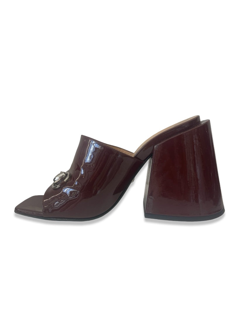 Gucci Burgundy Patent Block Heel w Horsebit. Size: 38.5