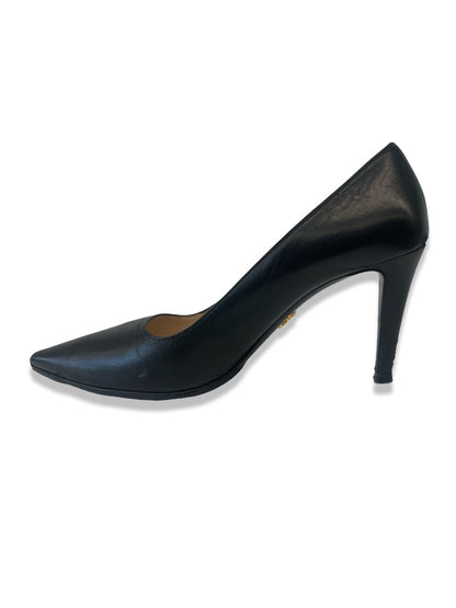 Prada Black Pointed Toe Leather Heel. Size: 39