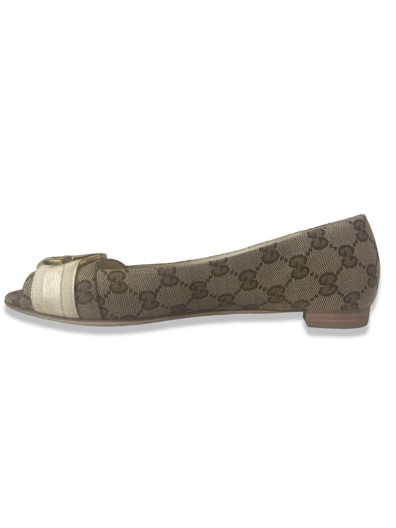 Gucci Brown GG Monogram Peep Toe Flats. Size: 38.5
