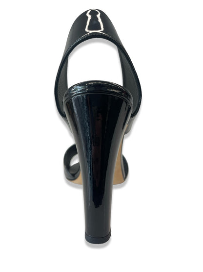 Chanel Black Patent Strap Heel. Size: 40.5