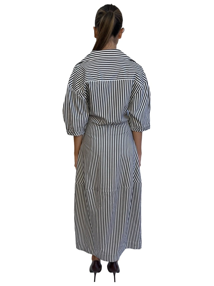 Camilla & Marc Black / White Flynn Cocoon Stripe Dress. Size: 8